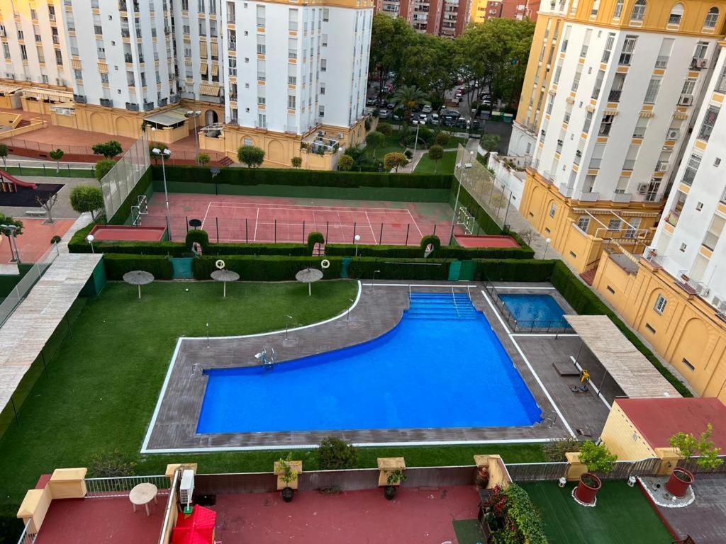 Luxury Apartment In Seville With Pool Ngoại thất bức ảnh